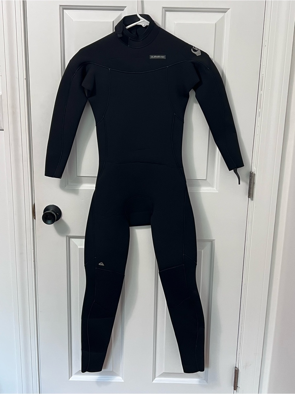 Quicksilver boys 4/3 full wetsuit size 14